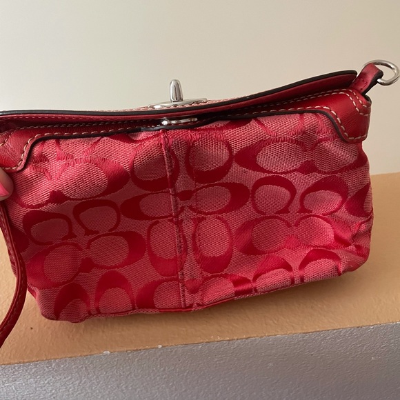 COACH wristlet tote in red with box fold closure - Picture 7 of 7